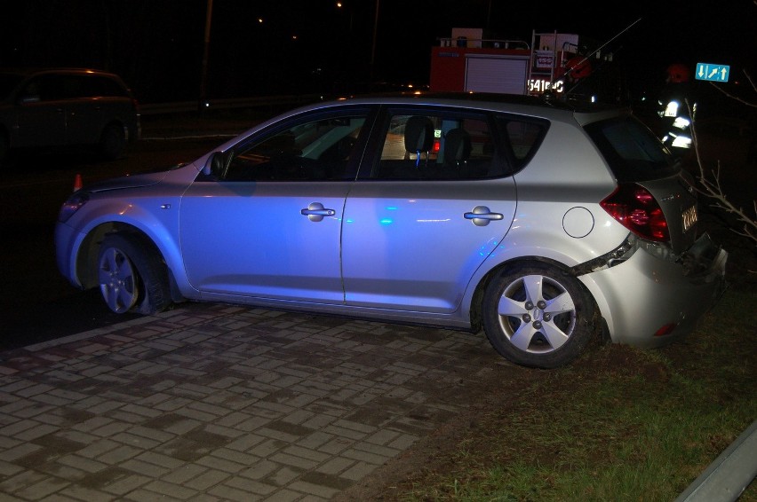 Policjanci rozbili nieoznakowany radiowóz w Szczecinku [zdjęcia] 