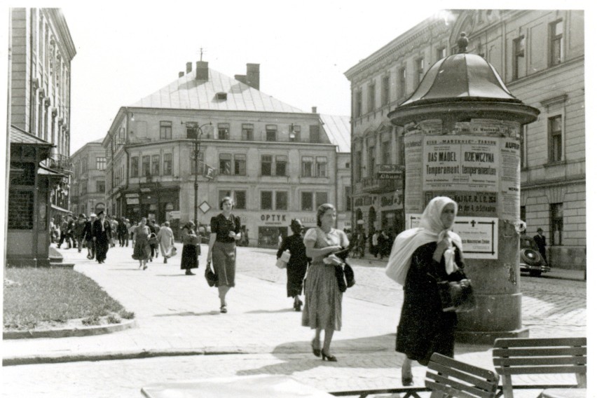 Tarnów. Zobacz, jak kiedyś wyglądała ulica Krakowska [ZDJĘCIA]