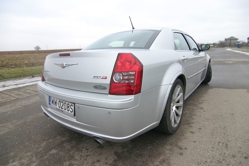 Test redakcyjny: wrazenia z jazdy Chryslerem 300C SRT8