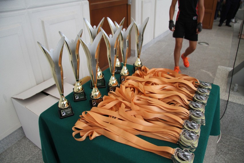 Zawodnicy rywalizowali w III Międzynarodowym Pucharze Karpat w Boksie imienia Lucjana Treli w Stalowej Woli (ZDJĘCIA)