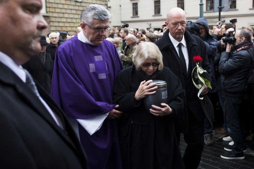 Na pogrzebie Andrzeja Wajdy była cała Polska [ZDJĘCIA, WIDEO]