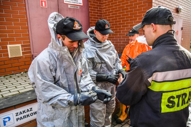 Strażacy biorący udział w akcjach związanych z powstrzymaniem epidemii mają dostać kombinezony ochronne zakupione ze środków starostwa poznańskiego