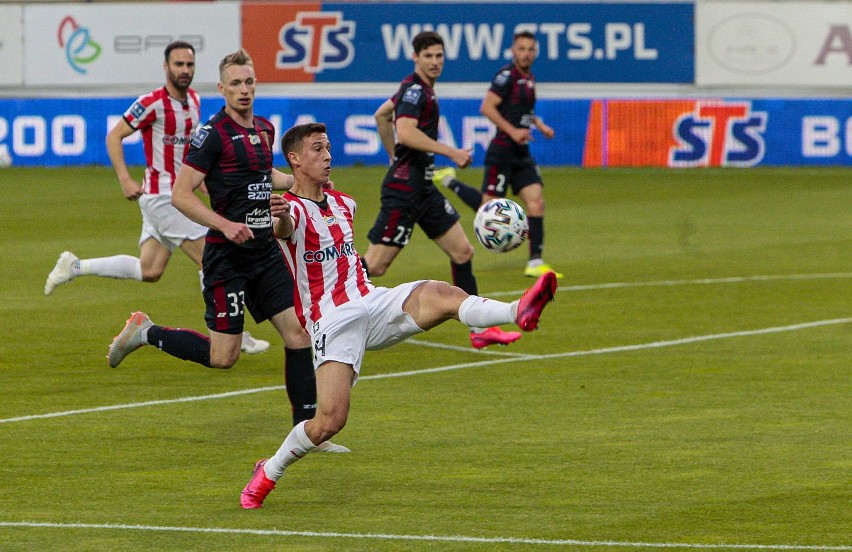 Pogoń Szczecin - Cracovia 1:0. Dwa strzały, trzy punkty i podium Portowców [GALERIA]