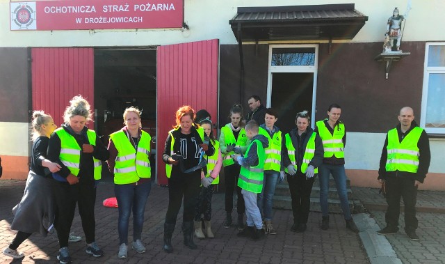 Pierwsze wiosenne "sprzątanie świata" odbyło się w Drożejowicach. Akcja - na medal!