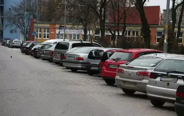 Autor petycji zakładał nałożenie opłaty na właścicieli starszych samochodów oraz osoby niezameldowane we Wrocławiu, które codziennie dojeżdżają do pracy.