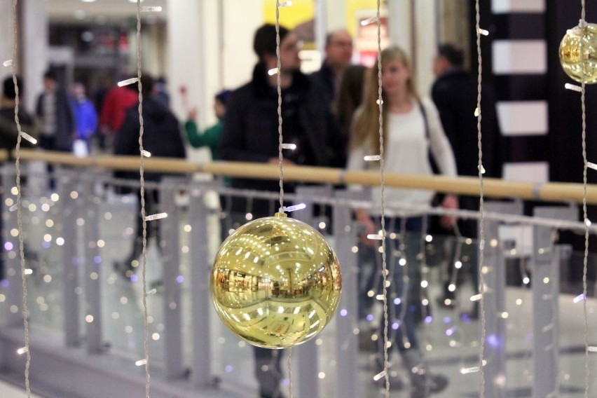 W galeriach handlowych tłok. Policja przestrzega: bądźmy czujni (ZDJĘCIA)