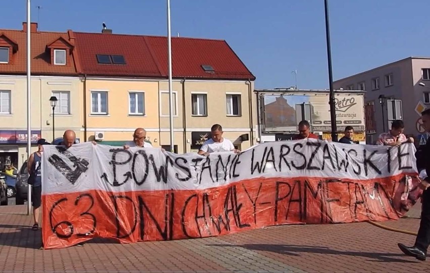 Łomża. 73 rocznica Powstania Warszawskiego. Przyszły organizacje pozarządowe (wideo, zdjęcia)