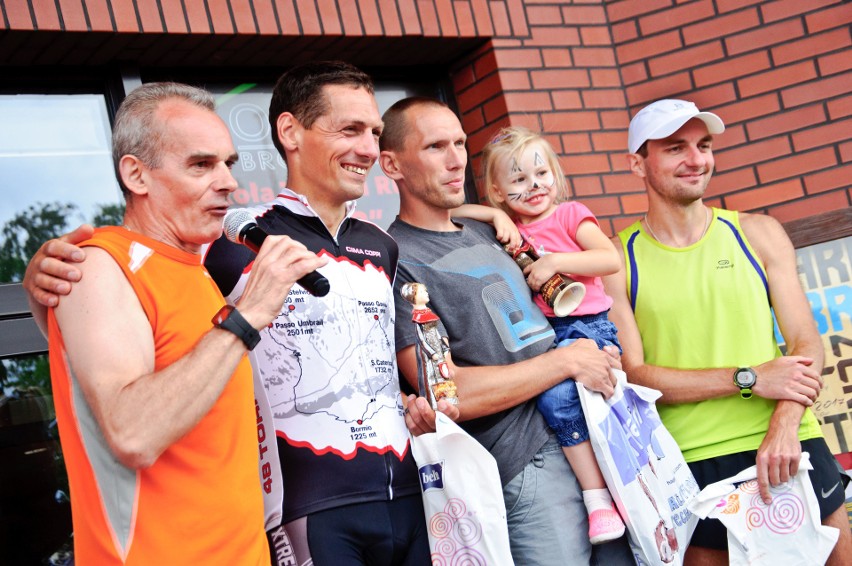 Piotr Wisiński (z lewej) ze stowarzyszenia „Brodnica biega”...