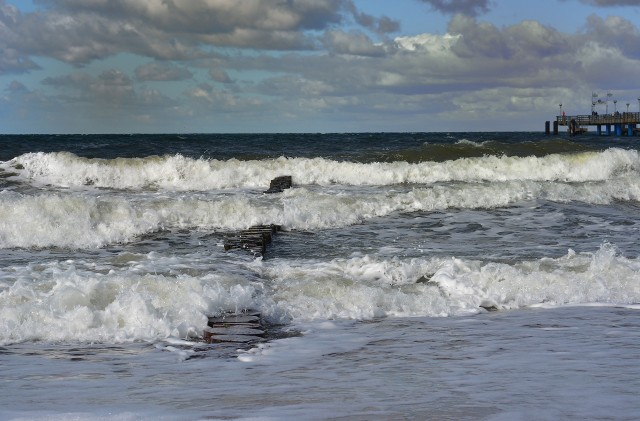 Dopiero 15 czerwca oficjalnie rusza sezon kąpielowy. Wtedy na plażach - ale tylko w niektórych miejscach - pojawią się pierwsi ratownicy.