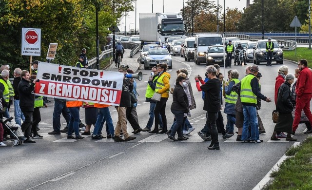 W 2019 roku mieszkańcy osiedla Siernieczek wyszli na ulicę Fordońską w akcje desperacji i w proteście przeciwko smrodowi z Remondisu.