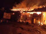 Seria pożarów budynków gospodarczych w regionie: najpierw Borek, później Damienice i Łęg Tarnowski. Zobacz zdjęcia