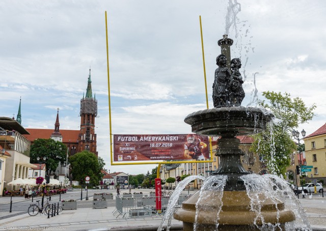 Bramki do futbolu amerykańskiego stanęły w centrum Białegostoku