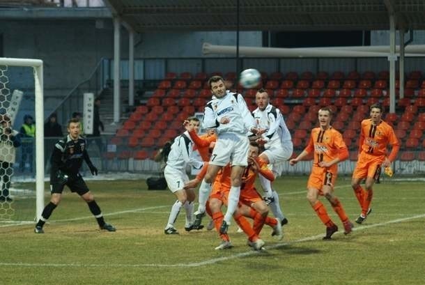 W pierwszym wiosennym meczu piłkarze Stali przegrali w Ostrowcu z KSZO 0:2.