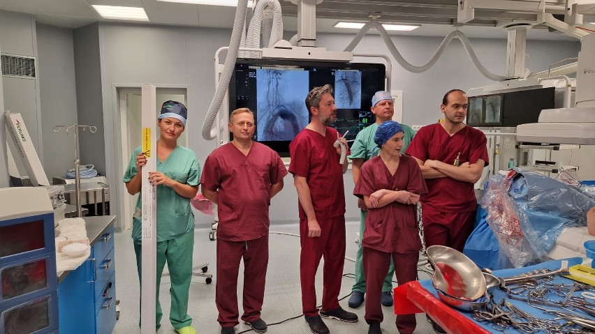 Innowacyjny zabieg w Wojewódzkim Szpitalu Zespolonym w Kielcach. Chora uniknęła niebezpiecznej operacji. Zobaczcie zdjęcia