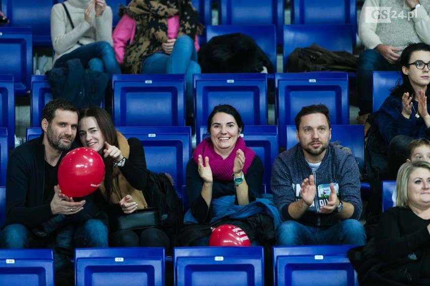 Prawie trzy tysiące widzów na meczu Stoczni. Zobacz zdjęcia [GALERIA]