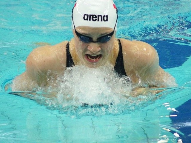 Zaledwie 15-letnia Angelika Wikieł popłynęła po złoto Mistrzostw Polski Seniorów i krajowy rekord.