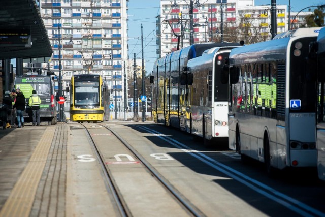 Węzeł przesiadkowy przy Placu Rapackiego