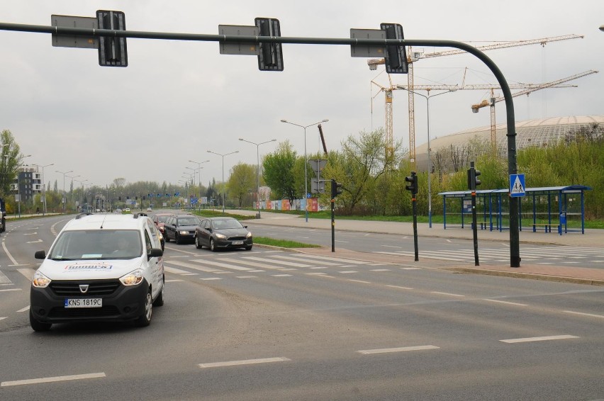 Tramwaj wzdłuż ulicy Lema poprawiłby sytuację komunikacyjną...