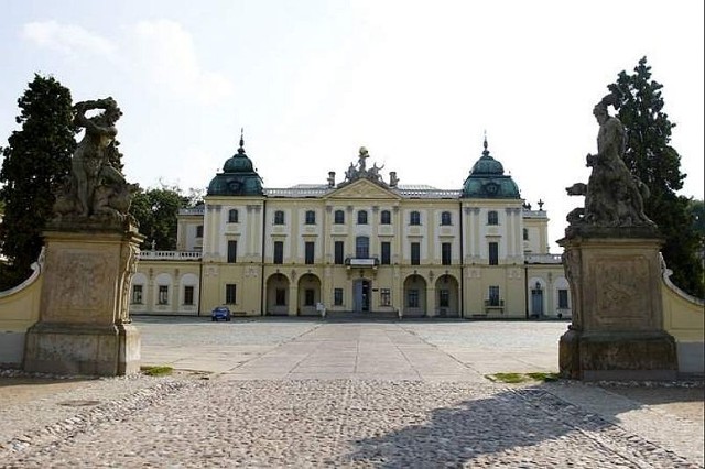 Archeolodzy poszukają teatru w pobliżu Pałacu Branickich w Białymstoku