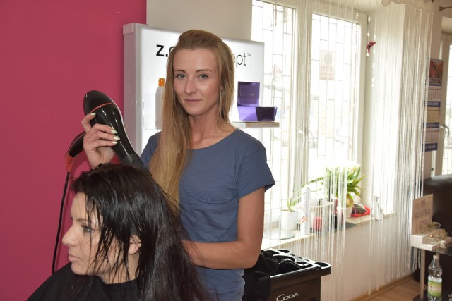 Fryzjerski Salon Izabela W Rozny Sposob Takze Pomaga Potrzebujacym Echo Dnia Swietokrzyskie