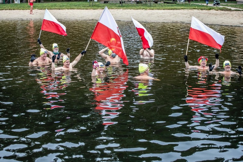 Białostockie morsy świętują 102. rocznicę Odzyskania...