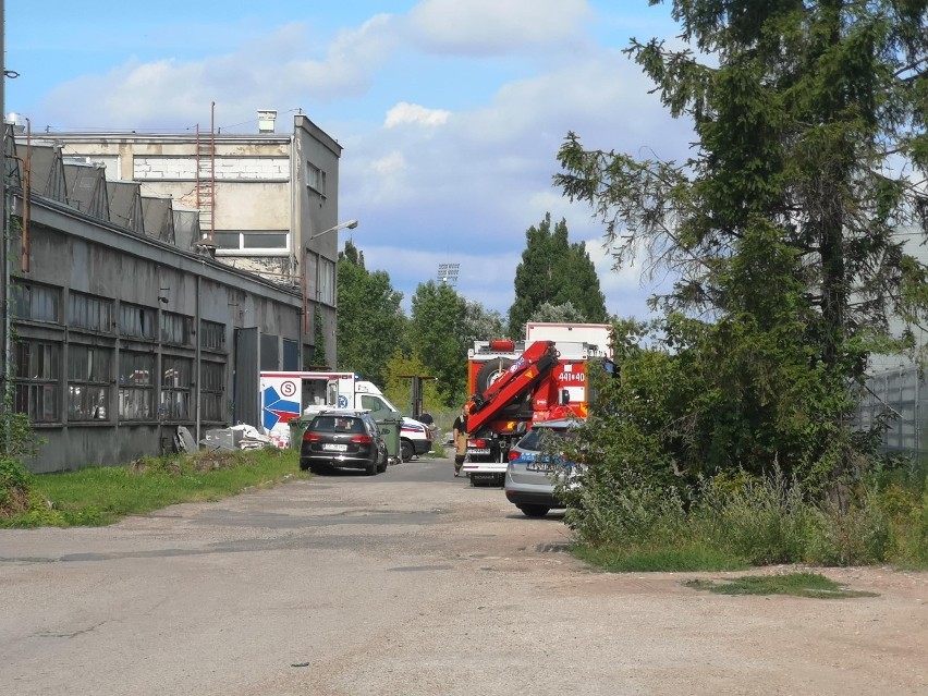 Śmiertelny wypadek w hurtowni mebli w Grudziądzu. Nie żyje 65-letni mężczyzna