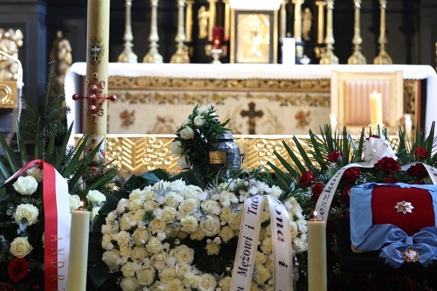 Tak wyglądał pogrzeb Leszka Długosza: najpierw była msza św....