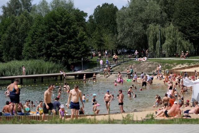 Zaplanowaliście urlop na sierpień. To może się okazać, ze był to strzał w dziesiątkę. Pogoda na lato zdecydowanie lepiej zapowiada się na sierpień.Sierpień powinien być ciepły i słoneczny. Temperatura wody w Bałtyku raczej nie zaskoczy - będzie zimna jak co roku. Jakie czeka nas lato, skoro już teraz mamy upały?/DDTVN