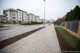 W Radomiu został zmodernizowany chodnik na ulicy Rapackiego. Są takze nowe zieleńce. Zobaczcie zdjęcia