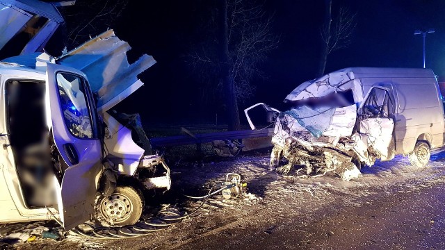 Miniona doba należy niestety do jednej z najtragiczniejszych w skutkach w tym roku jeżeli chodzi o liczbę ofiar śmiertelnych. Na drogach woj. podlaskiego doszło do aż pięciu wypadków. Trzy osoby zginęły,  a 6 zostało rannych. Policjanci zatrzymali 14 sprawców przestępstw, w tym 5 nietrzeźwych kierowców.