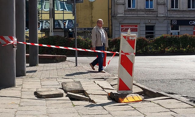 Spacer w przynajmniej kilku miejscach Koszalina, zamiast przyjemny, może być niebezpieczny.