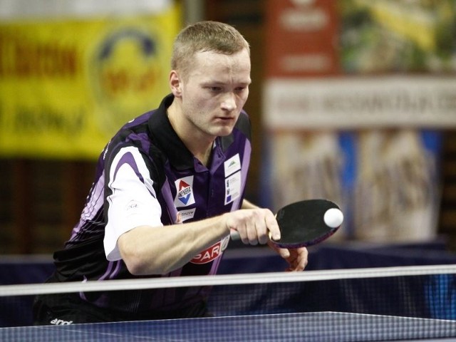 Białorusin Paweł Płatonow wygrał 9 pojedynek w sezonie pewnie ogrywając Czecha Martina Olejnika.
