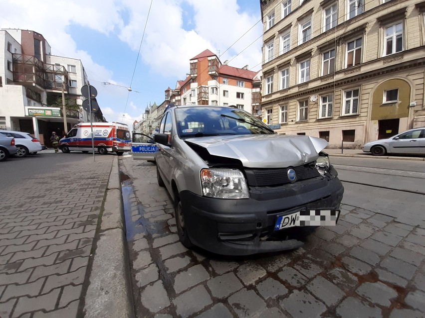 Wypadek na Kościuszki. Zderzenie dwóch samochodów osobowych (ZDJĘCIA)