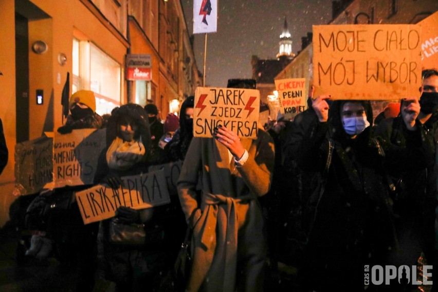 Strajk Kobiet w Opolu. Demonstracja przeszła w piątek przez Opole