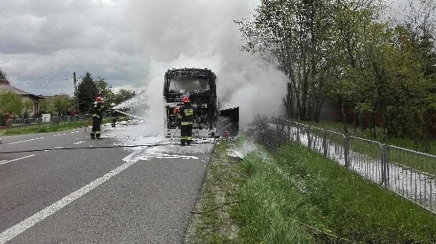 W Fajsławicach spłonął autokar wycieczkowy [ZDJĘCIA]