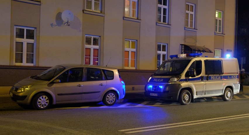 Mężczyzna nie stosował się do poleceń policjantów, stawiał...