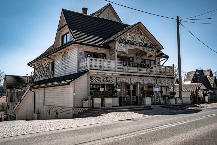 Restauracja Schronisko Bukowina położona jest przy głównej...