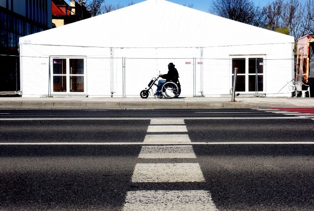 Namiot pojawił się na placu przed Centrum Biznesu w Zielonej Górze.