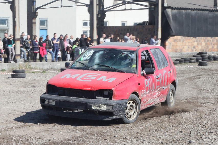 Destruction Derby Krk: wyścigi samochodowe w Krakowie [ZDJĘCIA]