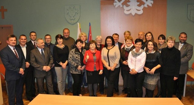 Wspólne zdjęcie kandydatów PSL podczas poniedziałkowej konferencji wyborczej.