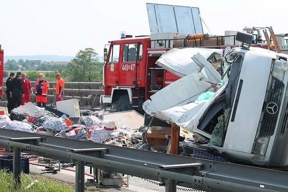 16 czerwca na autostradzie A4 pod Gogolinem rozbił się bus wiozący 12 Ukraińców. 7 z nich zginęło 3 zostało rannych.