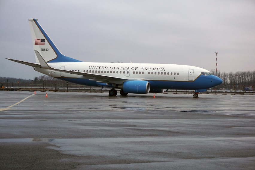 Boeing Sił Powietrznych USA wylądował na Lublinku. Kto był na pokładzie?