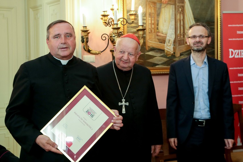 Laureaci plebiscytu na Proboszcza, Wikariusza i Siostrę Zakonną 2015 odebrali statuetki [ZDJĘCIA]