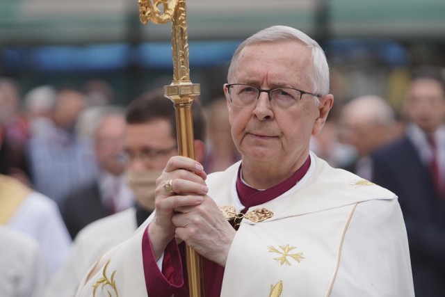 „Aborcja zawsze jest pogwałceniem fundamentalnego prawa człowieka do życia, tym bardziej odrażającym, że dotyczy życia człowieka najsłabszego i całkowicie bezbronnego. Jest więc przejawem najbardziej niesprawiedliwej dyskryminacji” – napisał przewodniczący Konferencji Episkopatu Polski, abp Stanisław Gądecki.