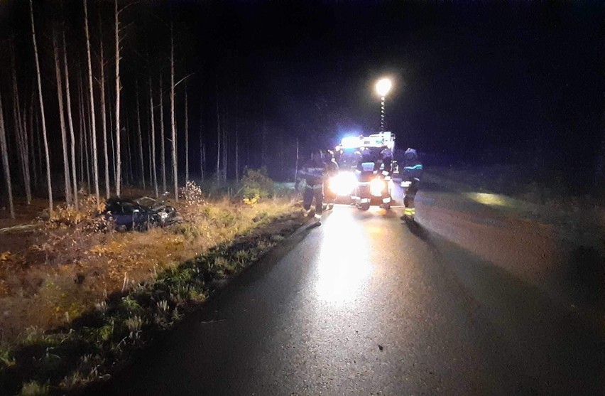 Wypadek na drodze Gleba – Jeglijowiec. Samochód dachował. Do zdarzenia doszło 12.11.2023