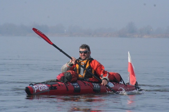 Marek Kamiński przyznał, że chciał do Chełmna dotrzeć już w środę po południu, ale warunki atmosferyczne na to nie pozwoliły