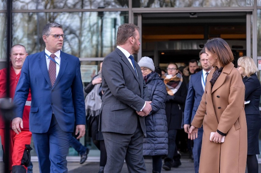 Konferencja przed gdańskim UCK, zorganizowana w poniedziałek...