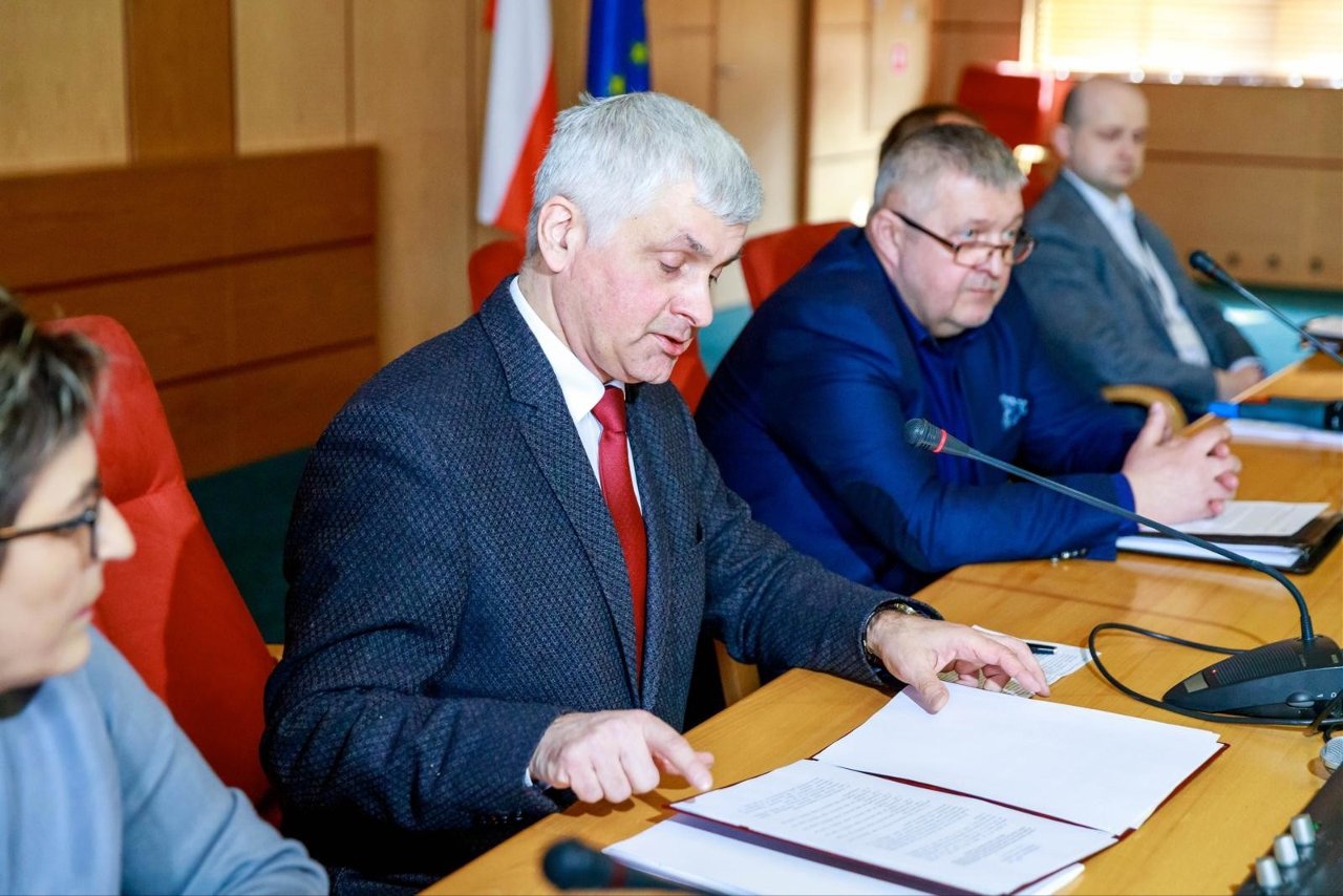 We wtorek wojewoda Bohdan Paszkowski spotkał się z...