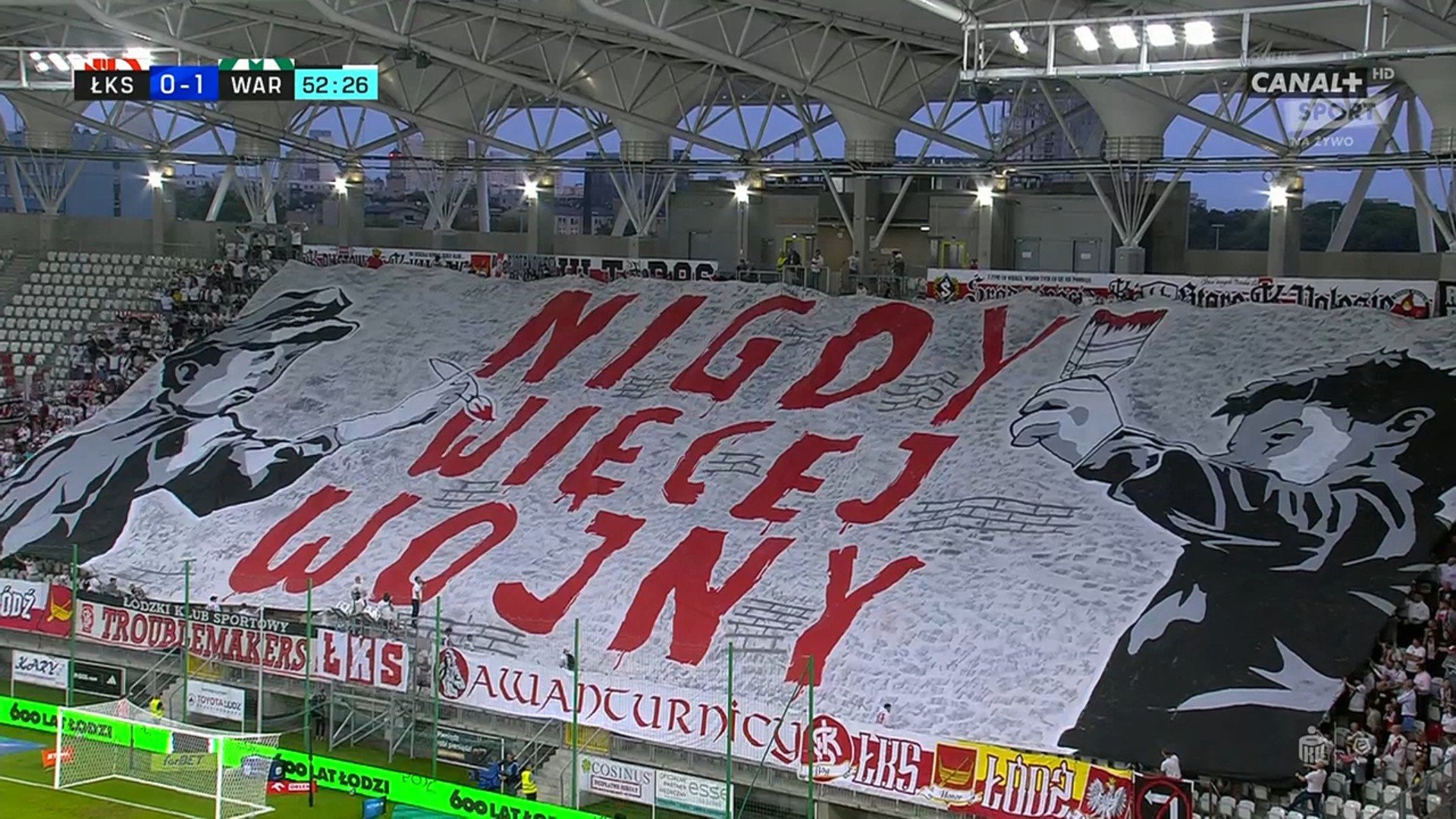„Fără război.”  Pregătire pentru fanii ŁKS Łódź.  Meciul împotriva lui Warta Poznań a fost oprit din cauza fumului de la flăcări