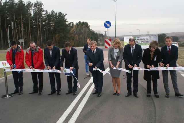 Uroczyste otwarcie nowej drogi do terenów inwestycyjnych w Dąbrowie Górniczej - Tucznawie